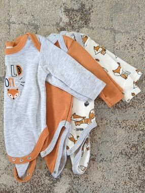 Set Of 3 Little Beginnings 0-3month Long Sleeve T-shirt/Onesies